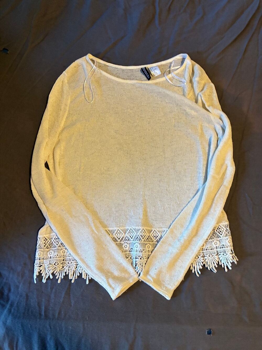 H&M Divided Sweater Womens S Lightweight Knit Lace Hem Ivory Fringe Boho Top